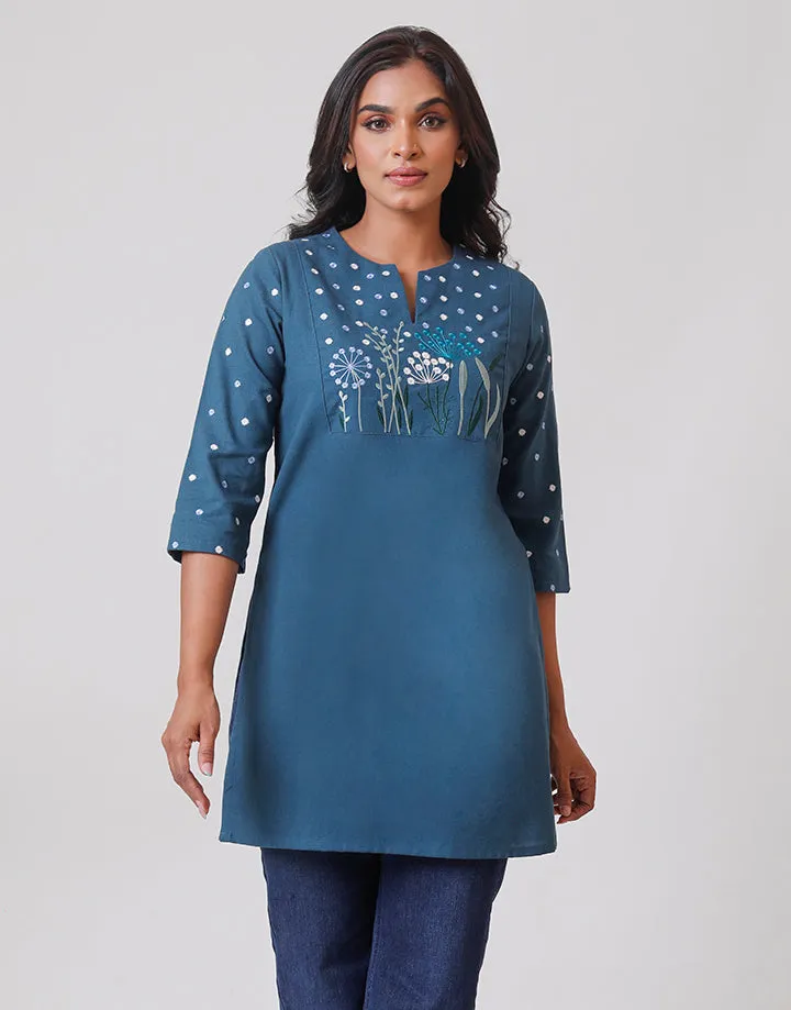 Linen Split Neck Embroidered Kurtha