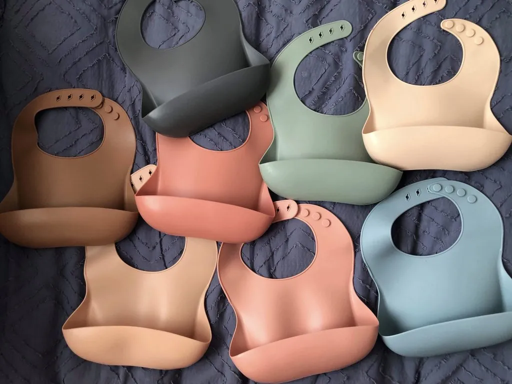 Silicone Scoop Bib